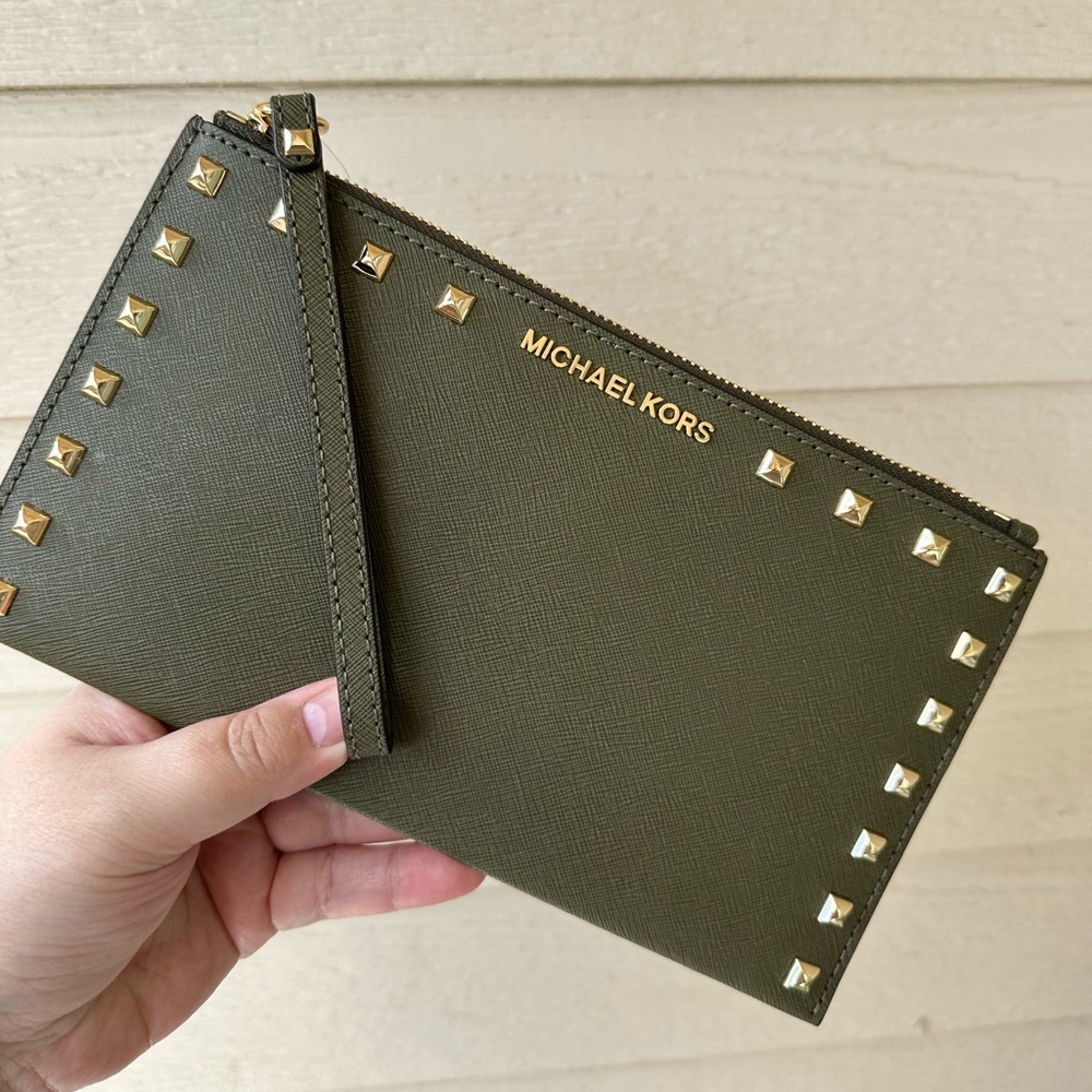 NWT MICHAEL Michael Kors Large Zip Clutch